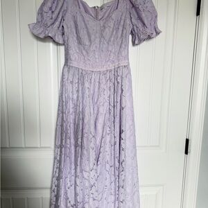 Ivy City Co Ballerina Dress. Lavender lace puff sleeve midi. Size Small